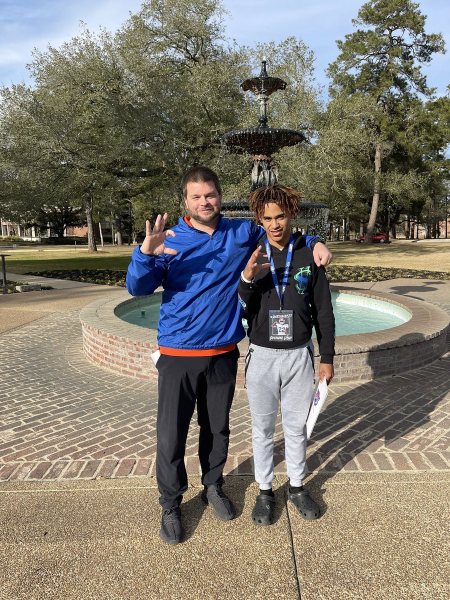 GatorsLagrange's tweet photo. Our Senior WR Jaden Bias @JayUpNext14 received his 2nd college offer today from @LCU_ftball Louisiana Christian University! Hard work pays off! #earnit #noexcuses #WeUsTogetherTeam https://t.co/DrD1UHDb3d