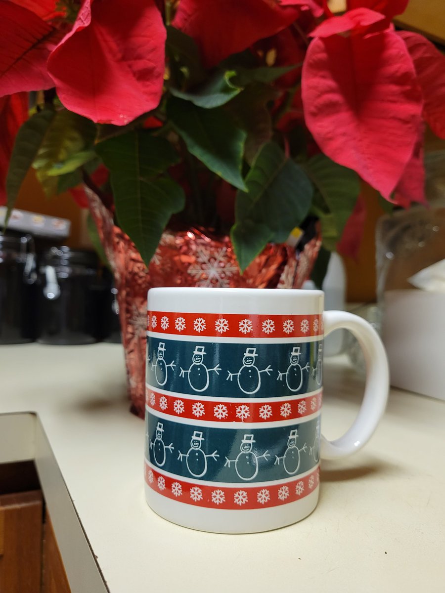 GreenSongbirdgg's tweet photo. My Christmas coffee mugs https://t.co/LJCxphl97U