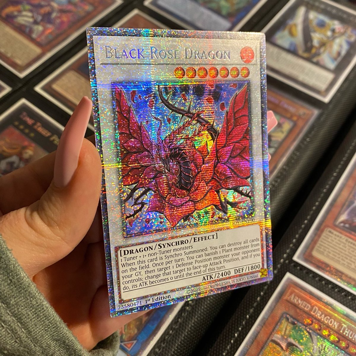 HeartMoonfly's tweet image. I fucking love yugioh cards. 
My sister bought me a ring light and ayooooooooo holy shit 🤩😻🖤