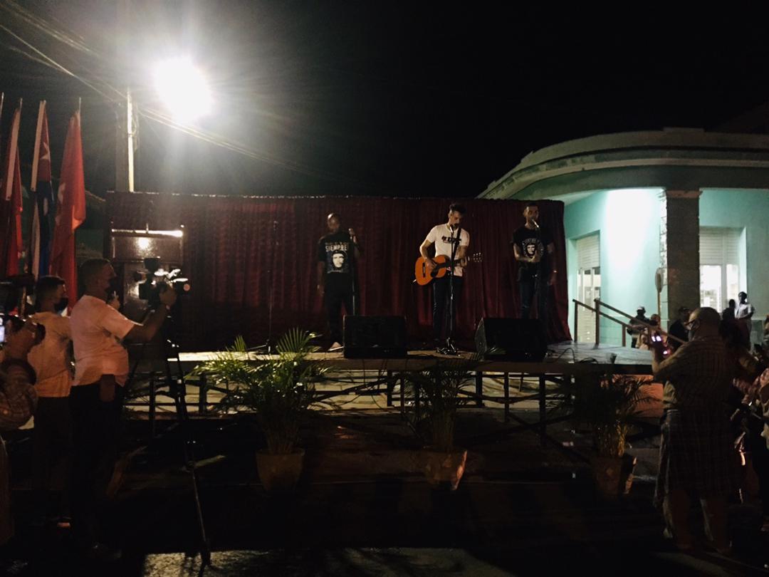 FEU,FEEM,PCC,UJC, unidos con un propósito, rendirle homenaje a nuestro apóstol #marcha2022 #MartiVive #EncendidaMiJuventud <a href="/UnionArtemisa/">UJC Provincia Artemisa</a> <a href="/UnivArtemisa/">Universidad de Artemisa "Julio Díaz González"</a> <a href="/ArtemisaFeem/">FEEM_Artemisa 💥</a> <a href="/FCM_Art/">Facultad de Ciencias Médicas de Artemisa</a> <a href="/GladysArtemisa/">Gladys Martínez Verdecia</a> @armandoacruz <a href="/FeuCuba/">FEU de Cuba</a> <a href="/YAmador90/">Yuliesky Amador Echevarria ⚖️</a> <a href="/Ponciano2012/">Carlos E. Suárez Ponciano</a>