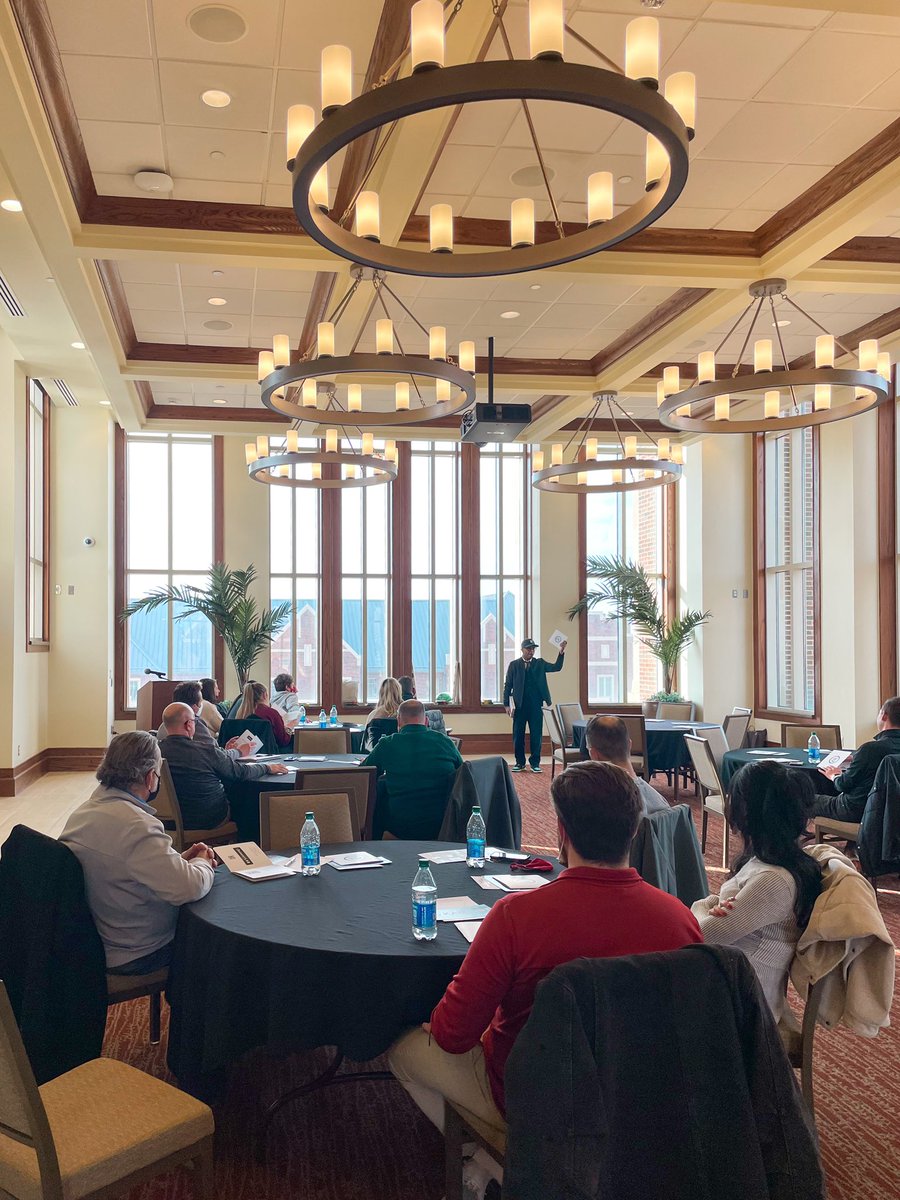 OUleadandvol's tweet photo. Author &amp; Speaker @kckatalyst is in town and spoke to @OU_Athletics this afternoon in @HeadingtonHall. You can catch him this Saturday at Leader Summit: https://t.co/g7baSp9aqK #DES #leadOU https://t.co/romxJL4Vb1