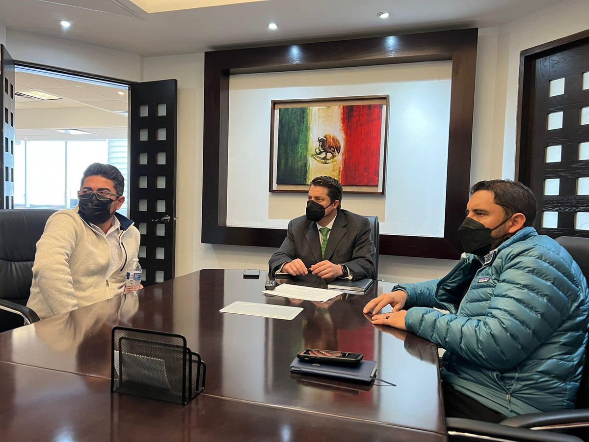 Asiste el Director de <a href="/CEASCoahuila/">CEAS Coahuila</a> <a href="/antonionerio/">Antonio Nerio Maltos</a> a reunión de trabajo con el Secretario de Vivienda y Ordenamiento Territorial, <a href="/enriquemym/">Enrique Martínez y Morales</a> y el Director del Organismo de Cuenca Río Bravo de la #Conagua. #FuerteCoahuilaEs <a href="/mrikelme/">Miguel Riquelme</a> <a href="/GobDeCoahuila/">Gobierno de Coahuila</a> <a href="/sevotcoahuila/">sevotcoahuila</a>