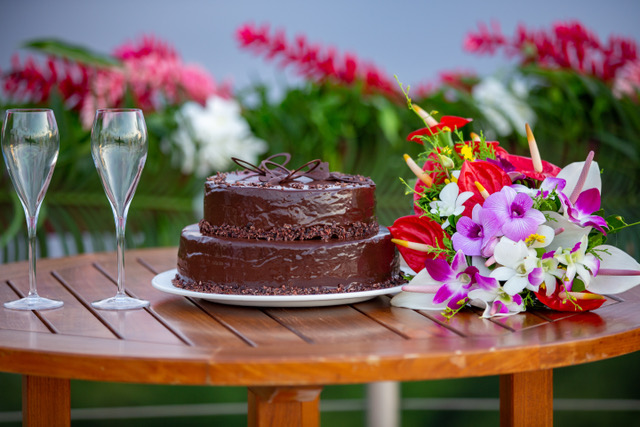 Happy National Chocolate Cake Day! Our cake is made with hand-crafted Emerald Estate Chocolate, making it absolutely irresistible!

#saintlucia #chocolate #cake #ansechastanet