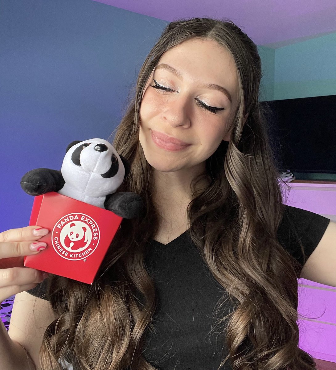 hannahxxrose's tweet photo. Celebrating the Lunar New Year with @PandaExpress! ✨ Visit the Panda Express #GoodFortuneArcade where you can unlock special rewards that you can redeem IRL! Play the game with me here: https://t.co/lETK6DmA79 #PandaExpressPartner #LunarNewYear #ad https://t.co/D6LO2qJ4uu