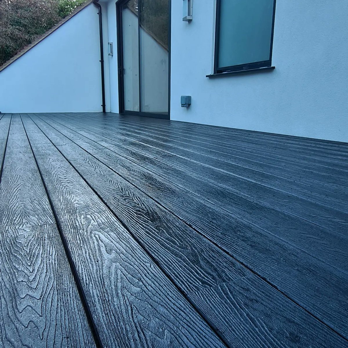 PlasteringLewis's tweet photo. #compositedecking #decking #balcony #dreamhome #construction https://t.co/rSZbaBl6Eq