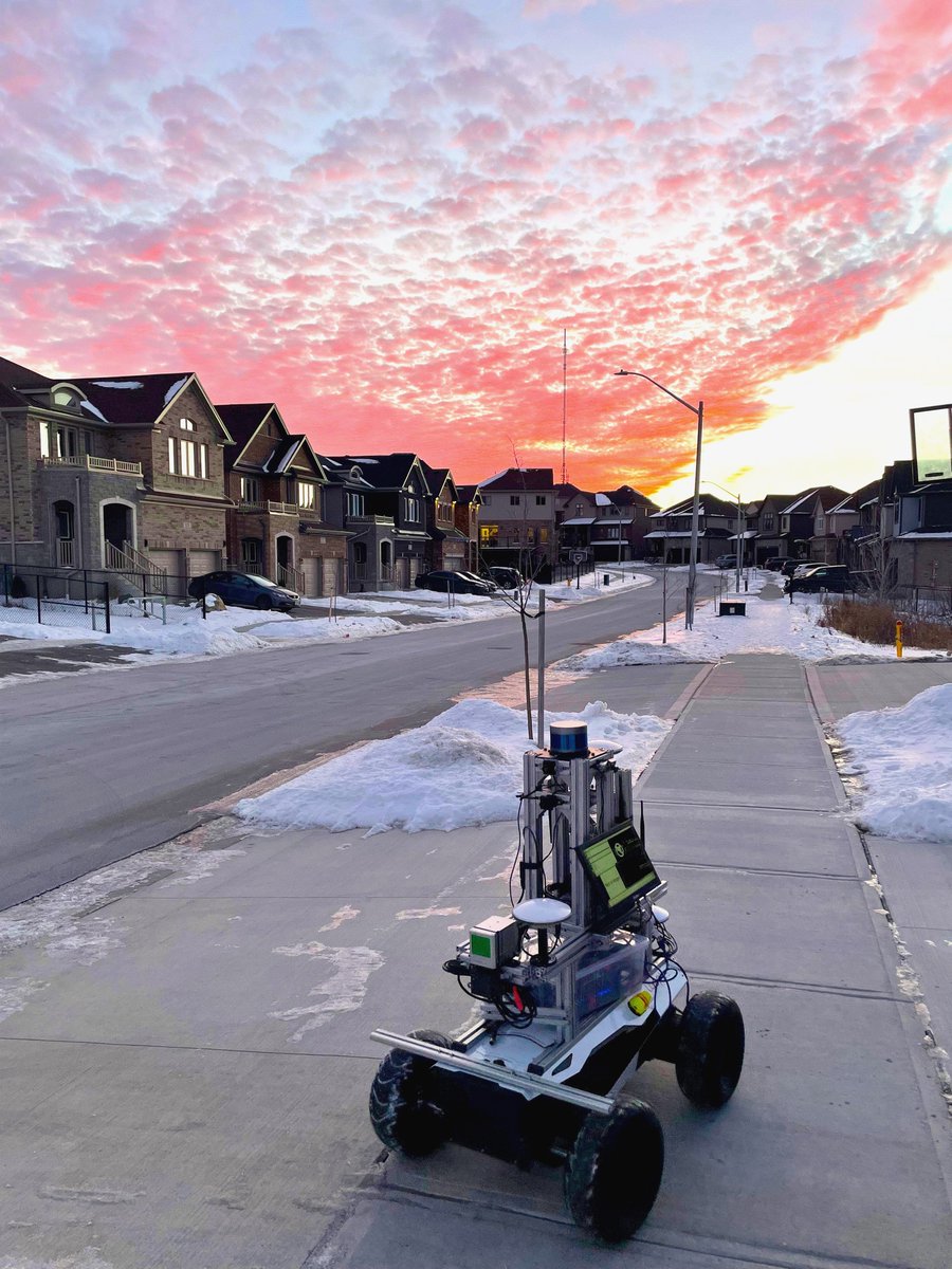 LoopX Team is working passionately with such a beautiful sunset! 

#LoopX #entrepreneurs #sunset #lastmiledelivery #AI #autonomousdriving #deeplearning