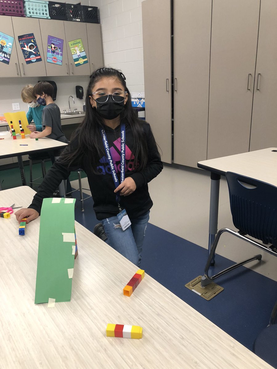 rose_holland2nd's tweet photo. Doing what we do best in #REAMSSTEAM. Collaborating, building, and solving problems. 💚💛💚💛 https://t.co/GsJ0o2d1bX