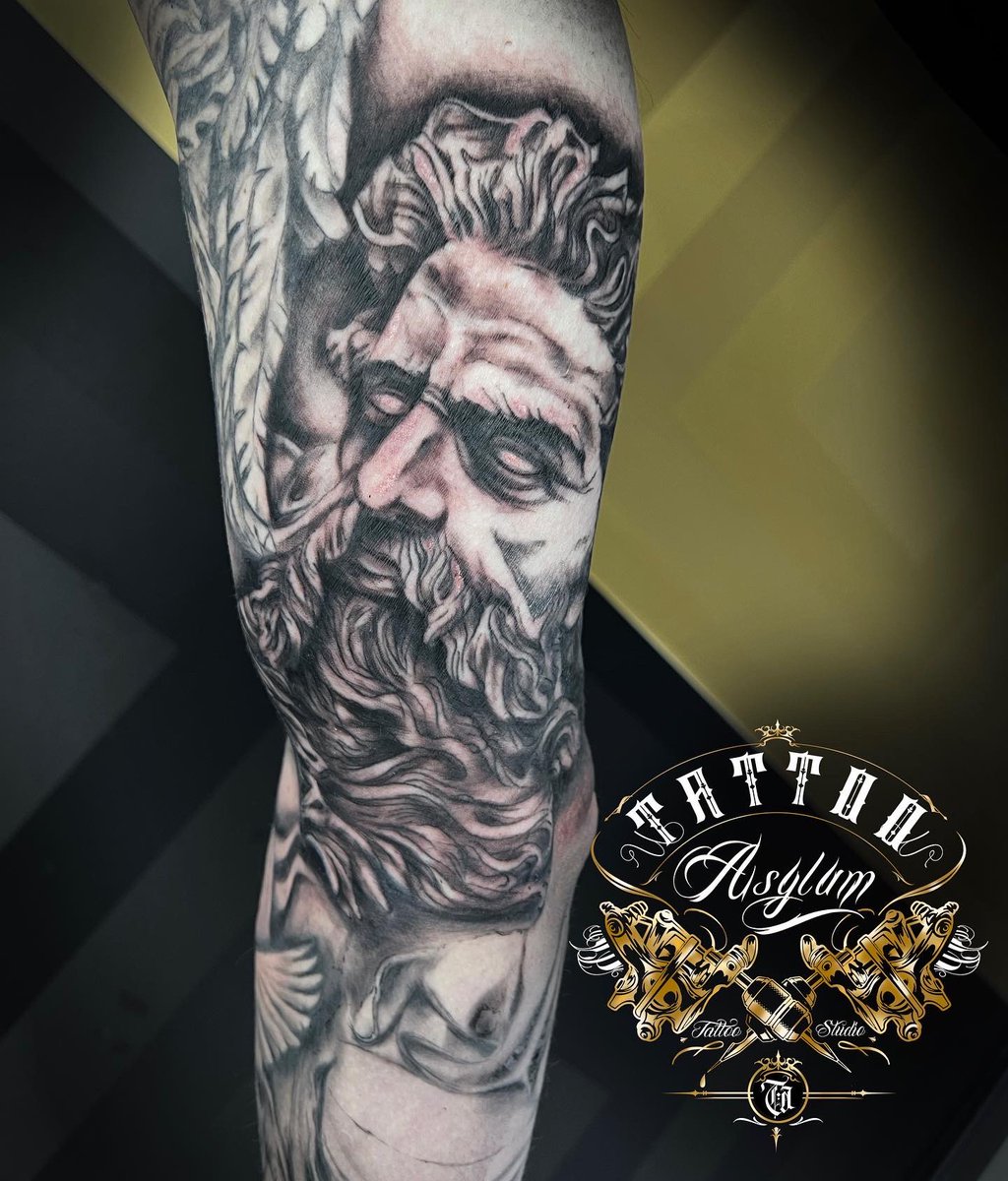 AsylumTattoo's tweet photo. Zeus ⚡️ by Ink by Maz #HERTFORDSHIRE #tattoodesign #tattooartist #design #art #mythology #ArtistOnTwitter #Twitter #thursdayvibes #drawing https://t.co/A3cTxQuW6W