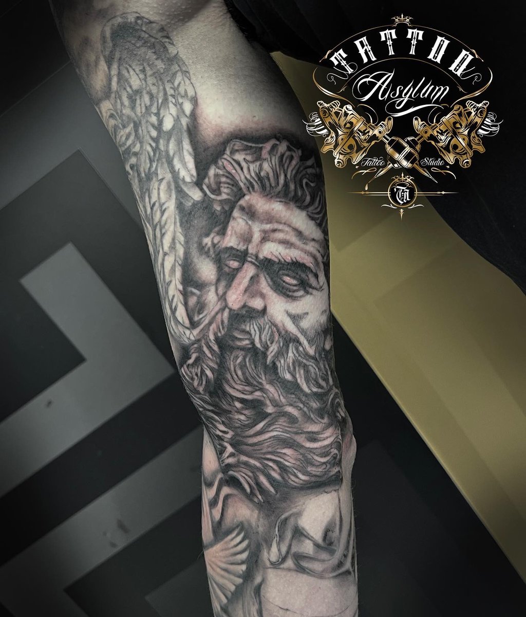 AsylumTattoo's tweet photo. Zeus ⚡️ by Ink by Maz #HERTFORDSHIRE #tattoodesign #tattooartist #design #art #mythology #ArtistOnTwitter #Twitter #thursdayvibes #drawing https://t.co/A3cTxQuW6W