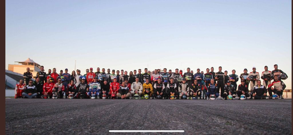 Gracias! Gracias! Gracias!
Por la pasión y el deseo que el <a href="/TopRaceOk/">Top Race</a> siga creciendo y vuelva a su lugar dentro del automovilismo argentino.
Recién 2 años desde que tomamos este desafío y seguiremos con el mismo compromiso asumido junto al gran equipo de gente que nos acompaña!