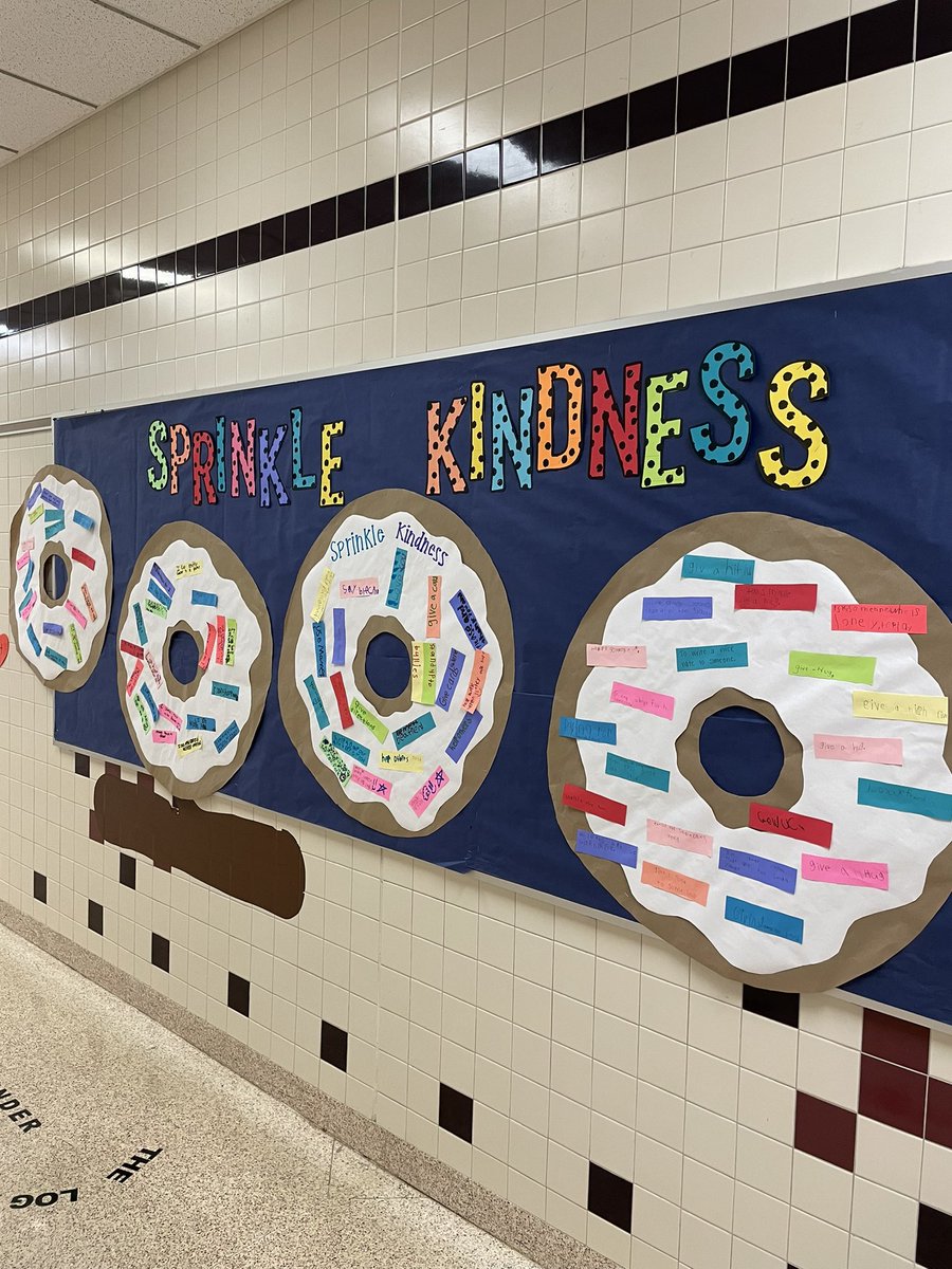 CAHicks_AP's tweet photo. Kindness Week at WHES ❤️🍩❤️ https://t.co/mfBSFB0X9L