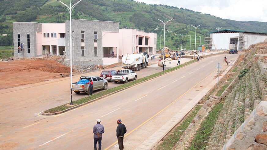 #BREAKING: 
<a href="/RwandaGov/">Government of Rwanda</a> wishes to inform the public that the Gatuna border post between Rwanda and Uganda will be re-opened from 31" January 2022. 

Read full Statement on the re-opening of the Gatuna border post with the Republic of Uganda