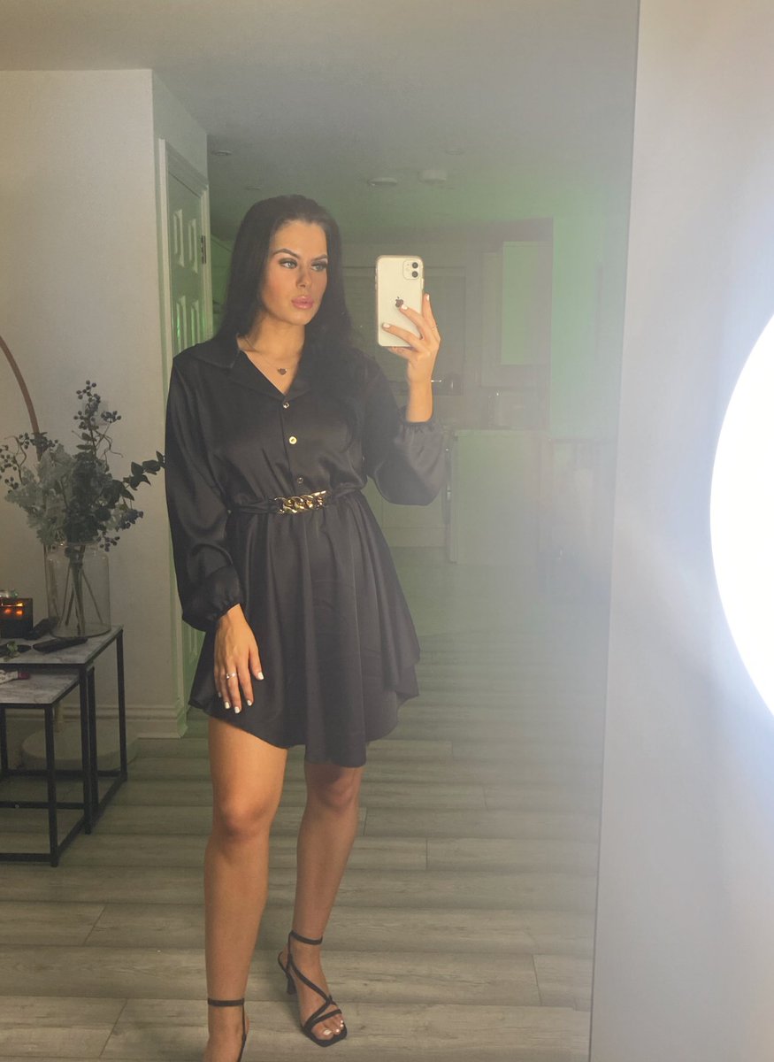 7CollectionUK's tweet image. 𝑳𝒖𝒏𝒂 𝑫𝒓𝒆𝒔𝒔𝒆𝒔 are available in 🖤Black &amp;amp; 🤎Champagne thesevencollection.co.uk