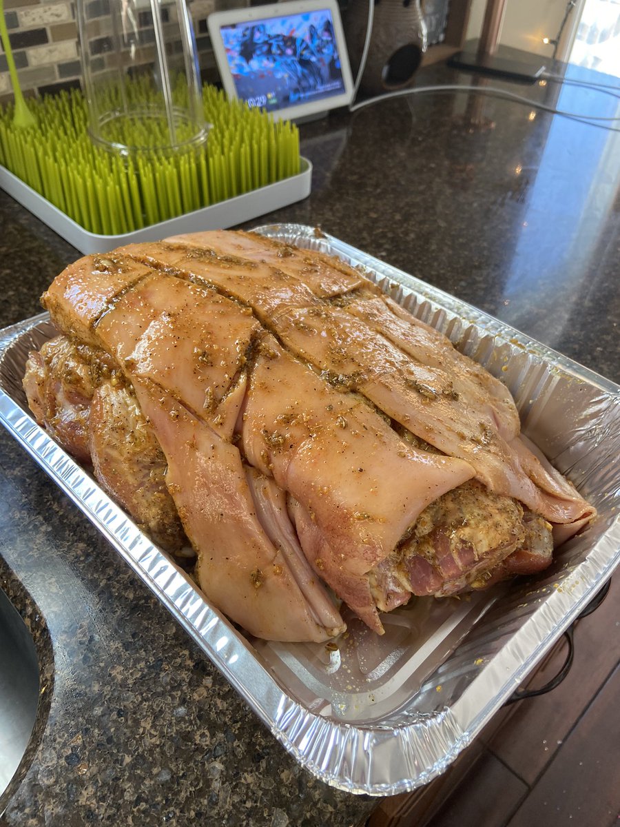 mscsquad's tweet photo. Pernil marinating ready for the smoker , @OhmDawg 🤤🤤🤤🤤🤤 #pernil #swinetime https://t.co/NPHqqhs55x