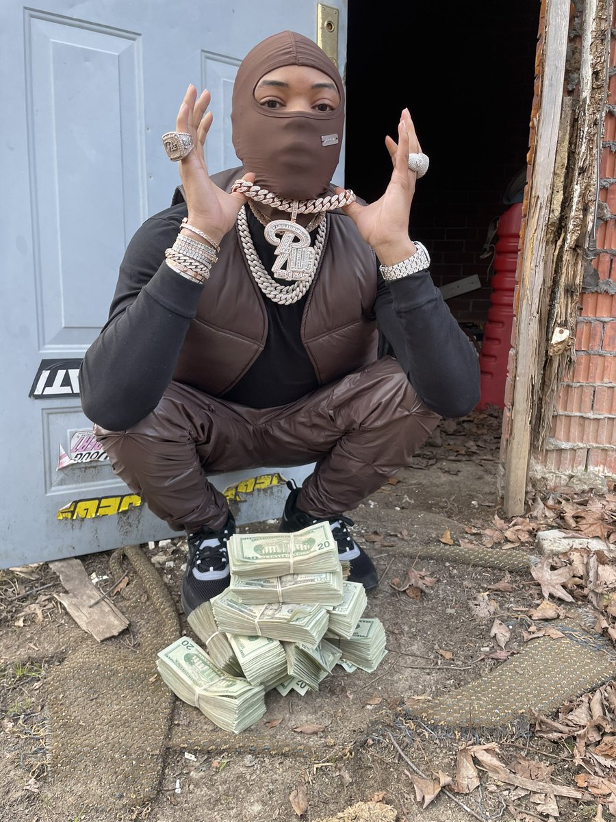 1LilMigo's tweet photo. When You Gotta (D)ream💭Gotta Go & Get🤞🏽 IT, Know Im Running With The (C)hasers 💰🏃🏽♂️💨 #ICIEST #KOTT https://t.co/SNjKhh8tuu