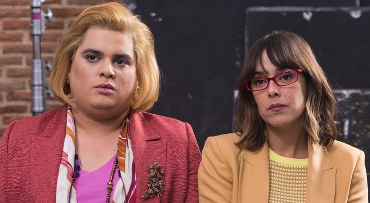 Azúcar Moreno en su casa viendo que si actuaban hoy pasaban a la final #BenidormFest2022 #BenidormFest