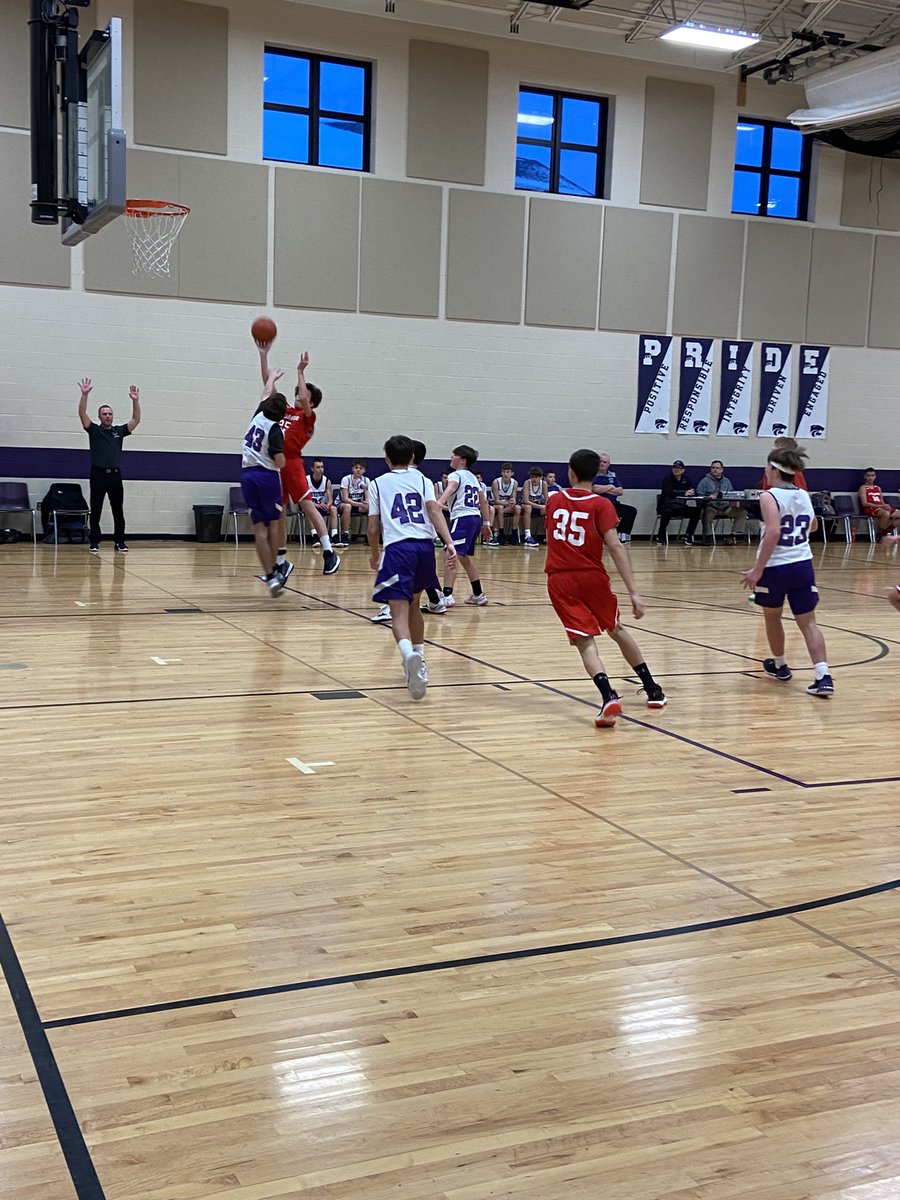 ctrakas_'s tweet photo. 7th Grade starts the night off with a victory over Firelands! @jbaileyKLSAD @CatsBoysBball @MrsGibson_KMS @sdreed33 @kmscheer_5thELA https://t.co/pY0wcy28em