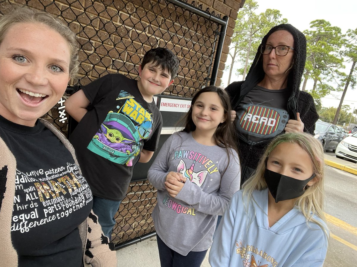 Literacy week continues!📚  #HatsOffToReaders #WordyWedneasay #CrazyForReading #scesbobcats #FLCelebratesLiteracy #VCSCLW2022 
<a href="/EducationFL/">Florida Department of Education</a> <a href="/volusiaschools/">Volusia County Schools</a> <a href="/amyrichardson99/">Amy Richardson</a> <a href="/amhall814/">Andrea Hall</a> <a href="/scesbobcats/">Spruce Creek Elem.</a>