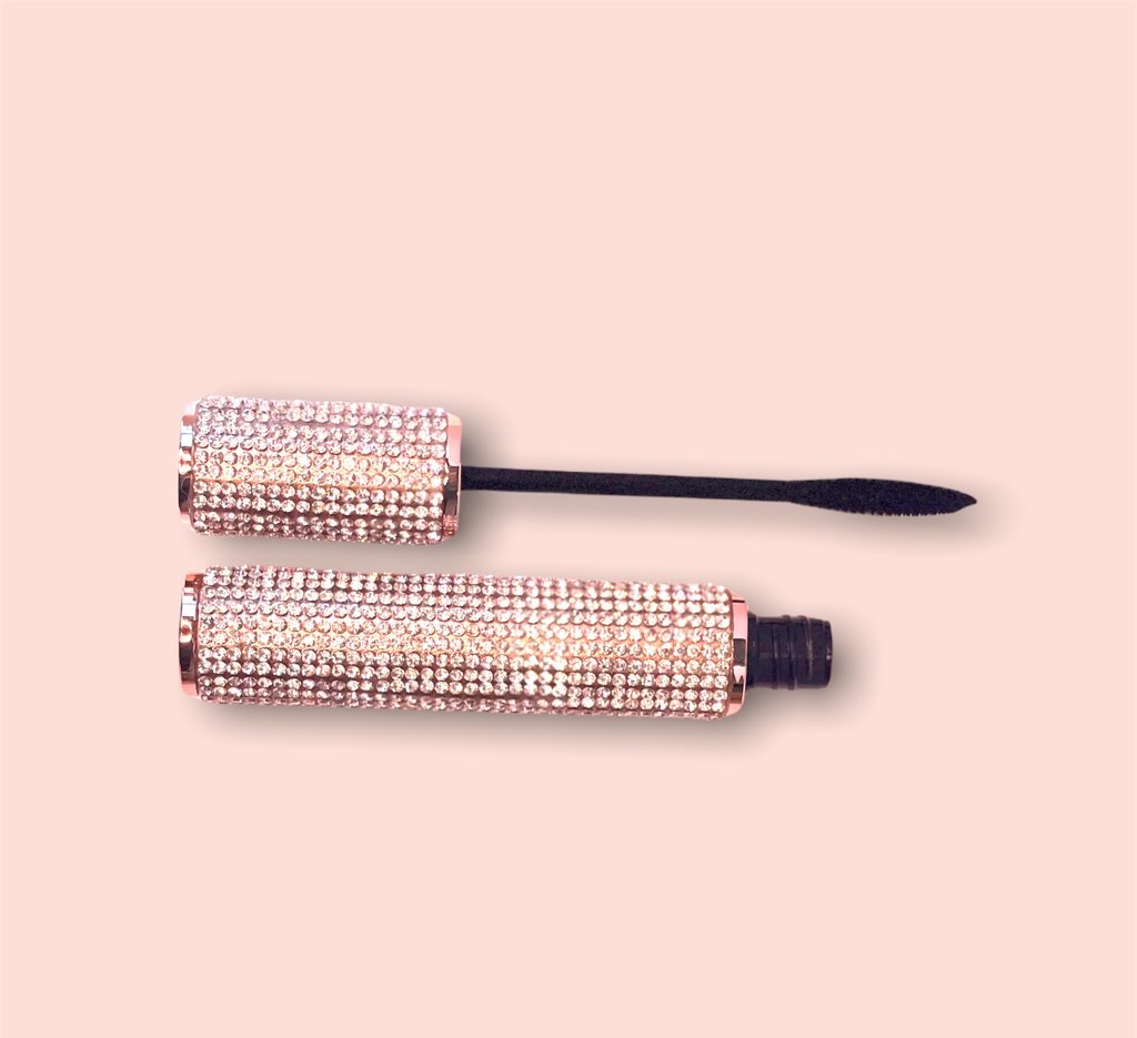 ChicSkinCo's tweet photo. What’s your favorite combo ? 😍🌟🌟🌟🌟🌟 
 
SUBSCRIBE TO OUR WEBSITE TO BE THE FIRST TO SEE OUR NEW DEALS AND SALES ✨ Link In Bio😍 https://t.co/wR2ol0JeIk