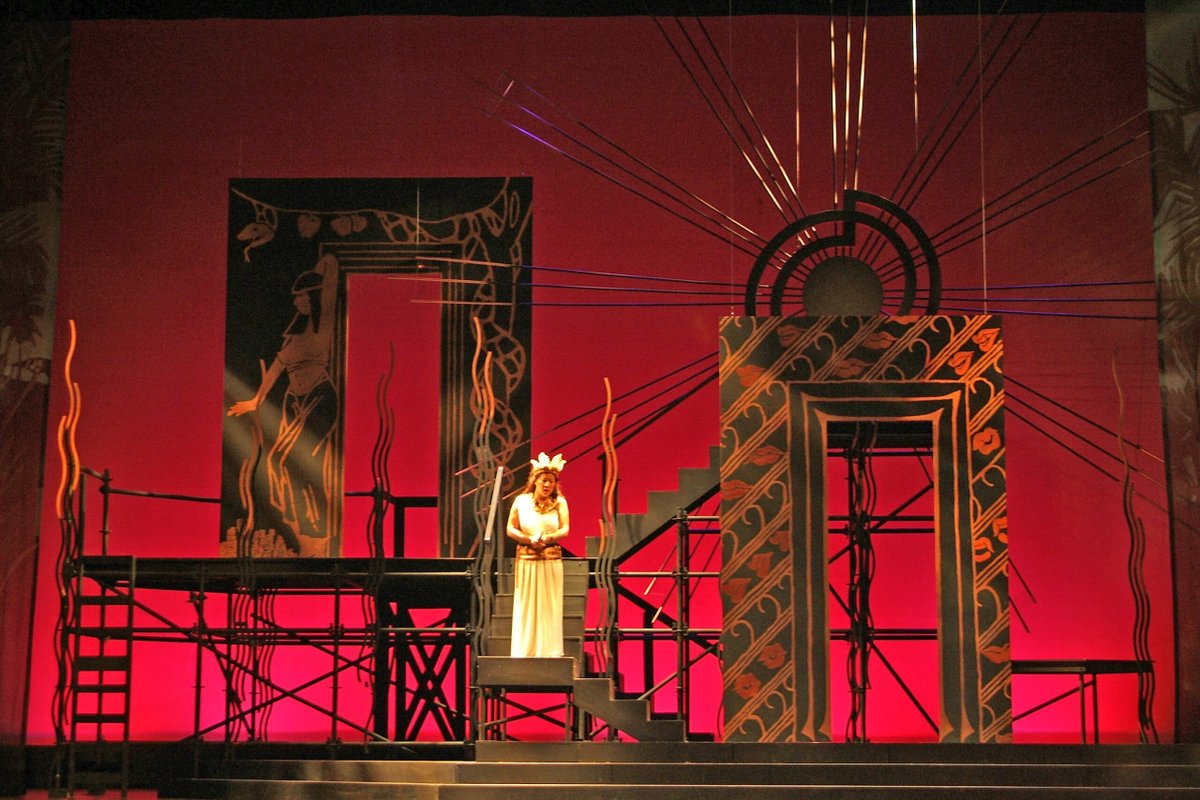 The Eugene Opera – with outstanding productions like this month's Mozart classic "The Magic Flute" – is a must see during your stay.

*Image via Eugene Opera

#Innatthe5th #boutiquehotel #EugeneOregon #opera #HultCenter #EugeneOpera #Mozart #localevents