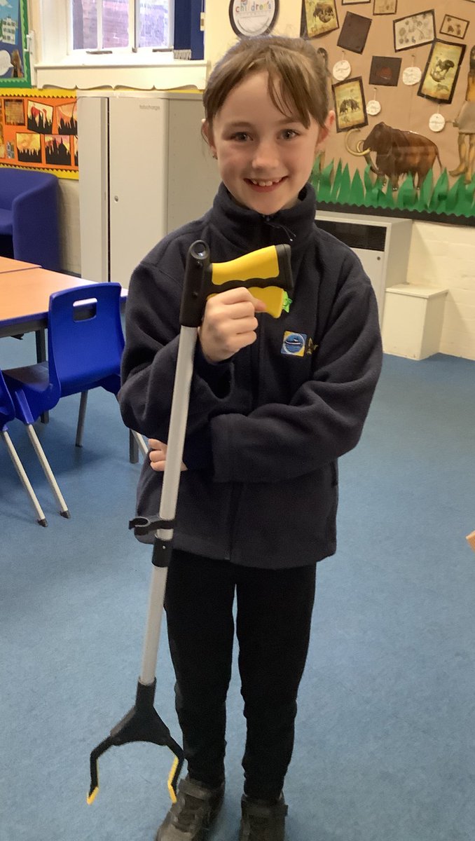 Our amazing Eco-warrior, who on her way to school, picked up a bag full of litter. So impressed. Well done! <a href="/wearenewington/">Newington Academy</a> <a href="/CNicholson_Edu/">Craig Nicholson</a> <a href="/NA_panthers/">Newington Panthers</a>