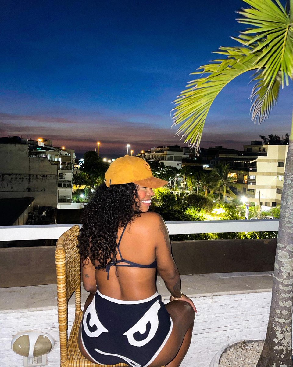 CrisPattyy's tweet photo. mó' princesa, mó' pressão ✨ https://t.co/uE8OtqxmNs