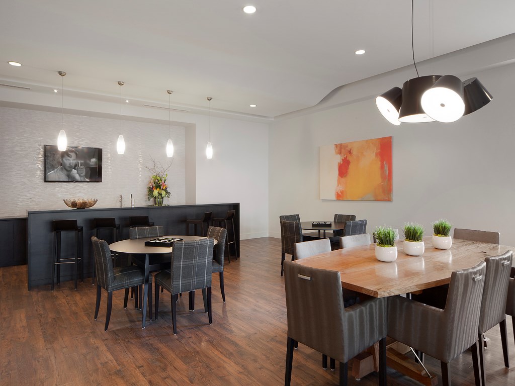 75Tresser's tweet photo. We have lounges for both work and play at 75 Tresser! While our conference rooms are great for getting projects done, our community lounge gives you everything you need to unwind a bit. 😌
#75Tresser #EnergizeYourAddress #StamfordCT #StamfordApartments #CTLiving #WatertonWay... https://t.co/N3GxTAkXDg