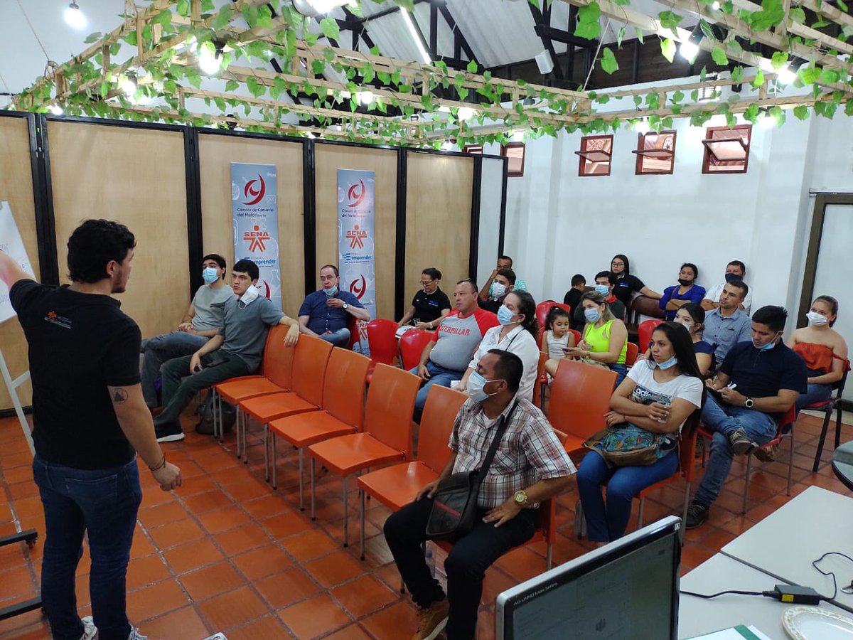 supher88's tweet photo. Con una excelente respuesta a la convocatoria de orientación empresarial se desarrolló segundo jueves de emprendimiento en la unidad de emprendimiento @CCHuila -@senahuila de #pitalito #Huila. Grandes iniciativas y proyectos se perfilan para el 2022. https://t.co/VOGT13TB8J