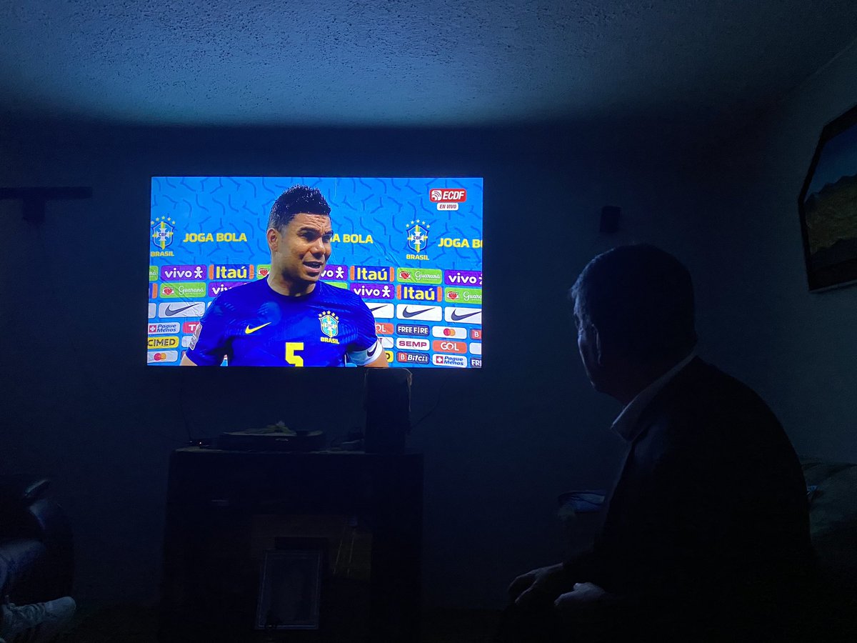 TrazeM's tweet photo. Sufriendo con la selección, malas decisiones del árbitro!  #LaTrixECDF @ElCanalDFutbol https://t.co/0txRTQParX
