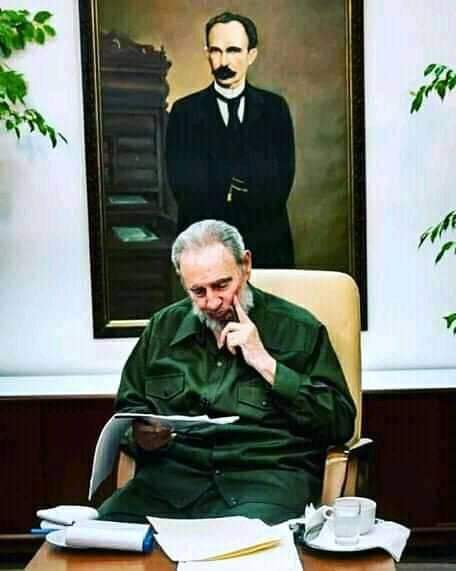 AlbertoUjc's tweet photo. Parecía que el apóstol iba a morir en el año de su centenario....
Pero no lo permitió Fidel.
No lo permitió la Juventud.
No lo permitirá la continuidad de nuestra historia.
#marchamartiana
#IdealesDeLuz
#JuvenilMartiano
#SomosContinuidad
#ujcbaragua https://t.co/xPzzWr6p4k
