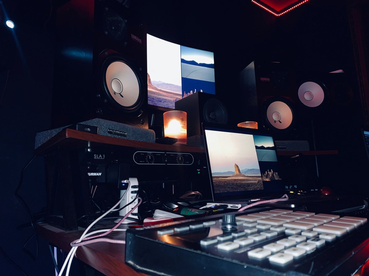 twogsbg's tweet photo. Recording studio located in North Hollywood 

instagram: @bossgangstudio 

$35/hr with engineer or $120 for 4 hours
$30/hr without engineer or $100 for 4 hours

420 friendly 

Services: 
- recording 
- mixing
- mastering https://t.co/GXyV2ZGiGF