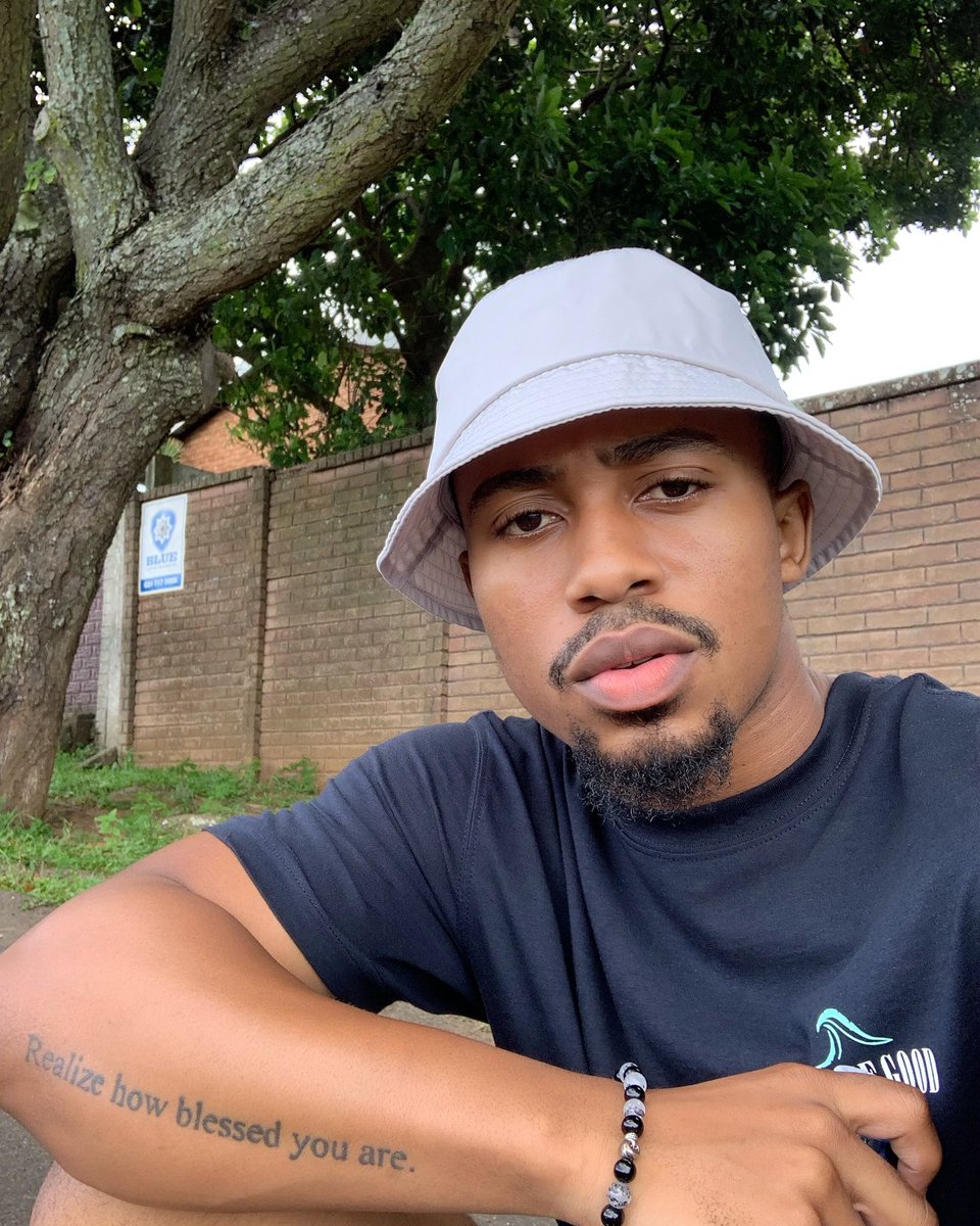 2022AFRICA's tweet photo. Bathi hes apparently a gay sex worker therez a whole page on him💀💀💀💀 https://t.co/Od6lSgeNSo