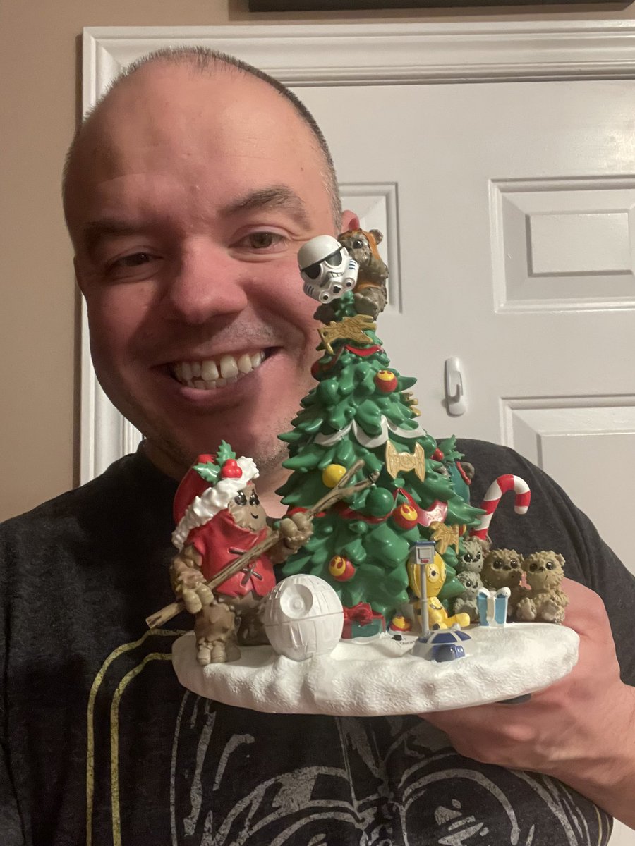 StarWarsCop's tweet photo. I just ordered this the other day and it may seem late but I absolutely love it. We’ll just go with I’m planning for #Christmas 2022. #ewoks #starwars #christmastree #jedi #r2d2 #swfam #nerd #scifi #lucasfilm #disney https://t.co/wYsfx3JgW3