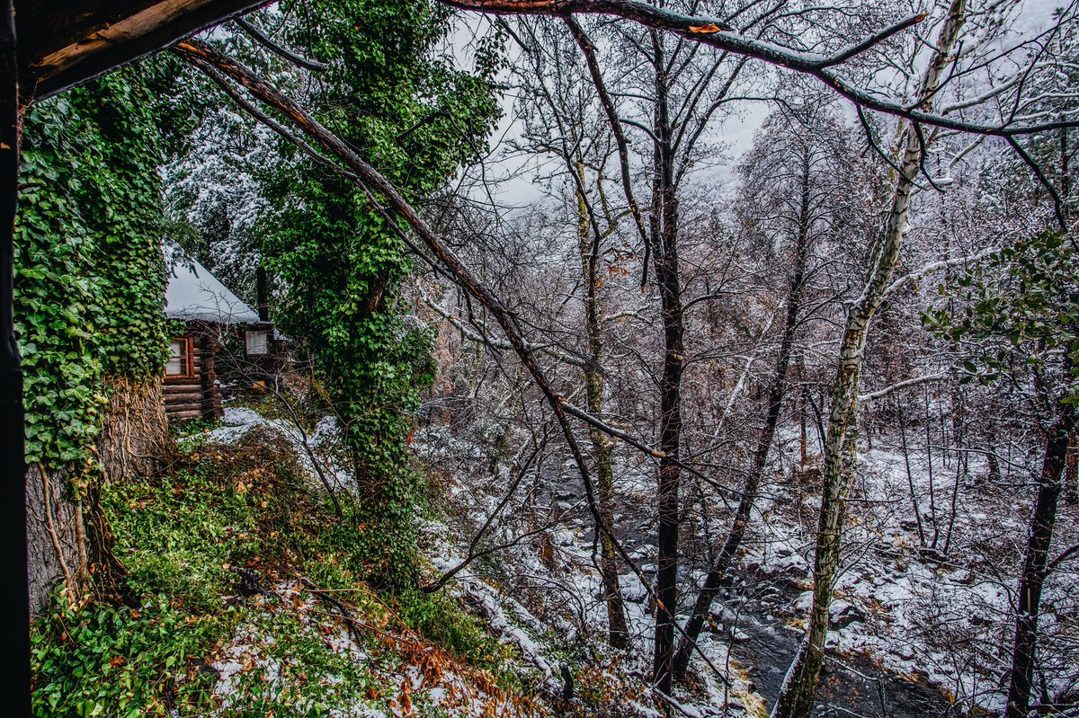 Have you visited us during a time when your view appears to be in a real-life snow globe? While it isn't often, we do have snow days! #sedona