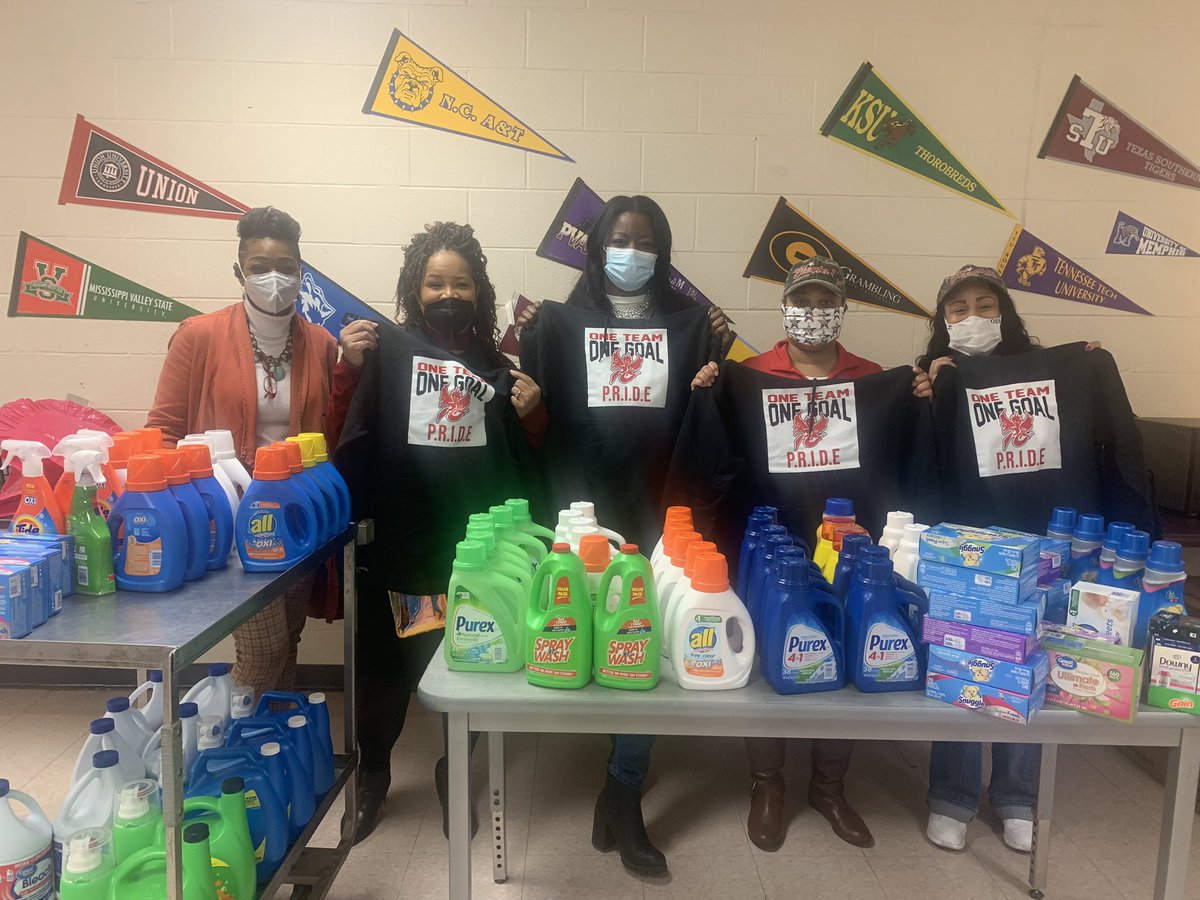 At <a href="/PearlCohnHS/">Pearl-Cohn</a> we have a washer &amp; dryer donated by the Masonic Chapters of Nashville; it’s their sisters of #OES that keep our facility stocked. 🗣WE ABSOLUTELY COULD NOT DO THIS FOR STUDENTS WITHOUT OUR PARTNERS #ActOfKindness <a href="/MiriamHarring14/">Miriam Harrington, Ed.D</a>