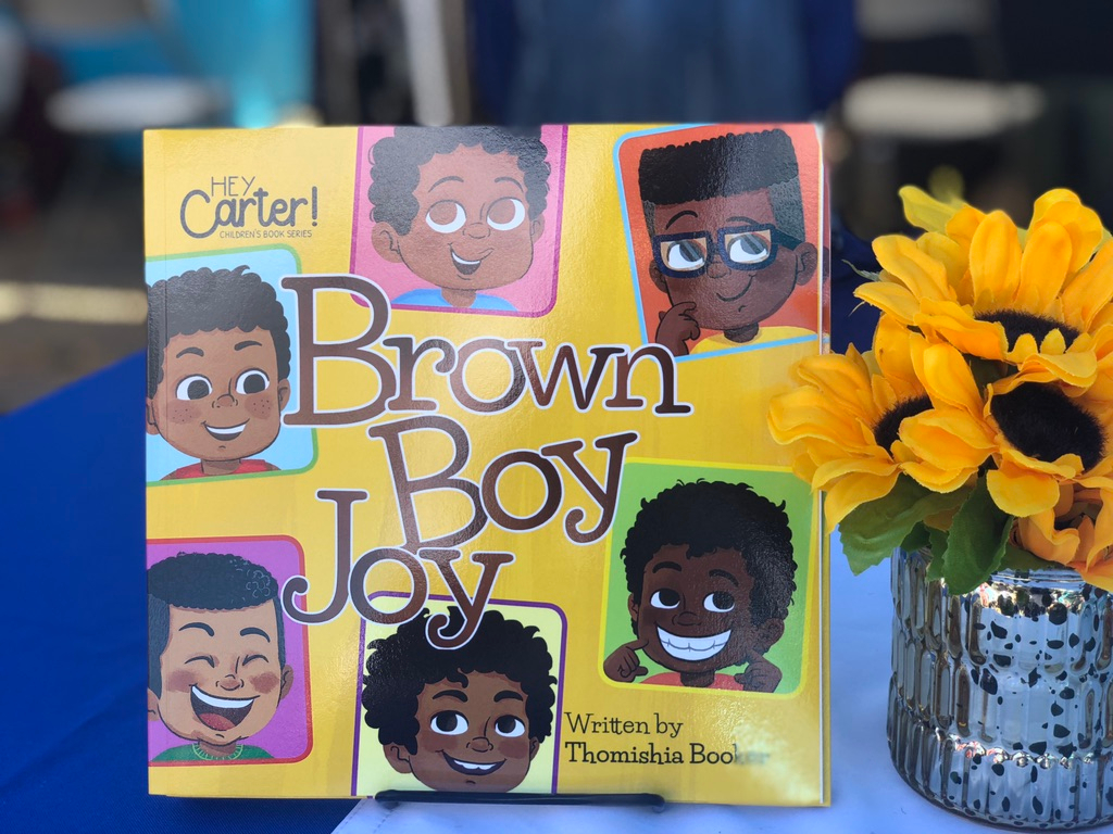 Have you read Brown Boy Joy to your child? They will surely love it! For they will find vibrant illustrations and rhyming text designed to capture their attention. Check out heycarterbooks.com
.
.
.
.
.
.
#brownboyjoy #blackandproud #representationmatters ...