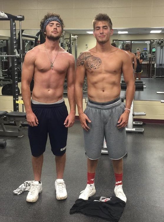 jackiebandz's tweet photo. @causedballin22 These two d-bags are the definition of it 😉 https://t.co/Dawc0k78xT