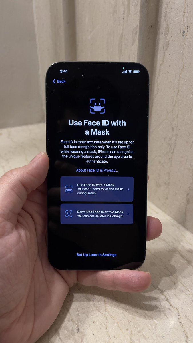 “Pandemic ID” is finally here on the iPhone. Coming up with iOS 15.4. 

You also have the ability to add different pairs of glasses for an optimum Face ID experience. 

#ios154 #ios15 #faceid https://t.co/X6r1hj0uPe