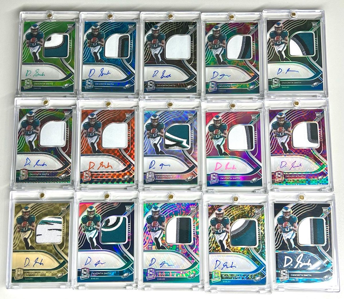 baconoverbitchs's tweet photo. @DeVontaSmith_6 2021 Spectra 🌈 nearly complete. Looking for the /4 marble to finish it off.  Go Birds!! #Eagles #devontasmith #flyeaglesfly  #spectrafootball #Panini #slimreaper #nfl #gobirds https://t.co/e9UHqGCeYn