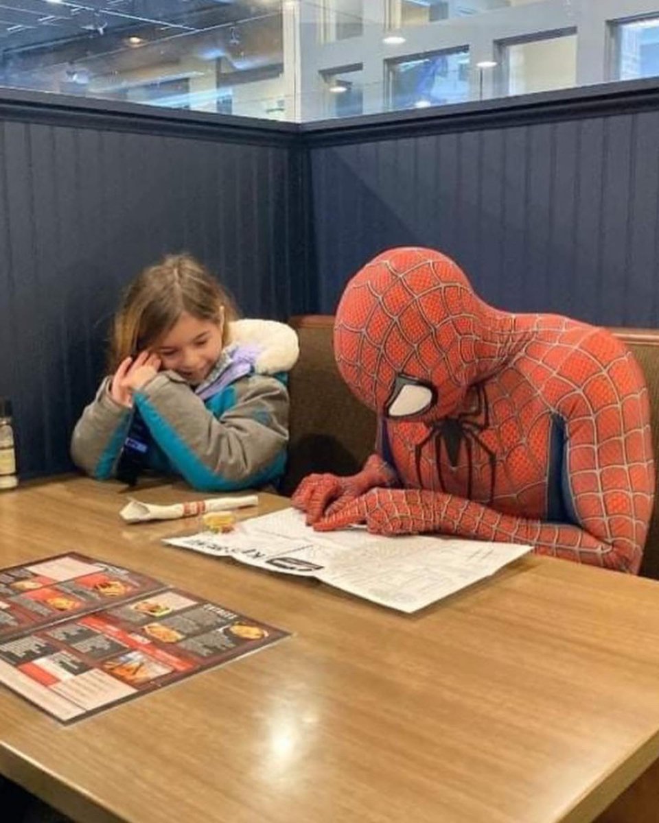 It’s not everyday you can color with Spider-Man and eat pizza with a princess too. Here are some pics from this weekend in Dexter for a Dine 2 Donate with @leagueofenchantment . 

Looking to fundraiser money for a organization? Visit aubrees.com Giving Back Section.