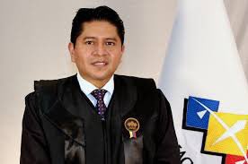 PrisSchettini's tweet photo. Jueces Carlos Pazos,Wilman Terån y David Jacho mencionan que forjar documentos x @DianaSalazarM2  se llama “LAPSUS DE FORMALIDAD” y firmar en otra fecha se llama“ERROR INFORMÁTICO”RECHAZO LAS INTIMIDACIONES a la defensa con poner multas x decirles sus verdades,CORTE PROSTITUIDA https://t.co/ze65teXRLC