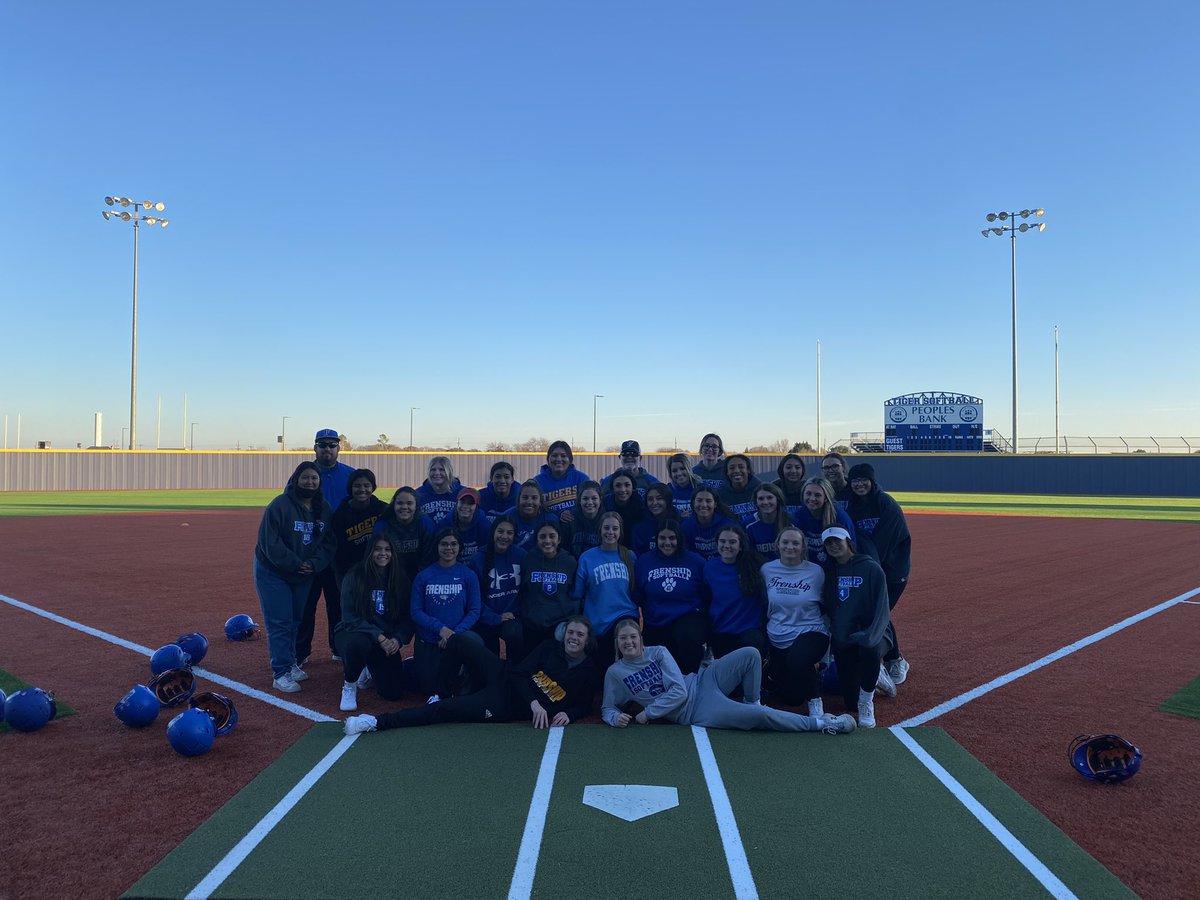 tigersoftball_'s tweet photo. Today was the first day on our NEWLY RENOVATED field! Couldn’t have asked for a better day! #Champions https://t.co/jOuUWToJMr
