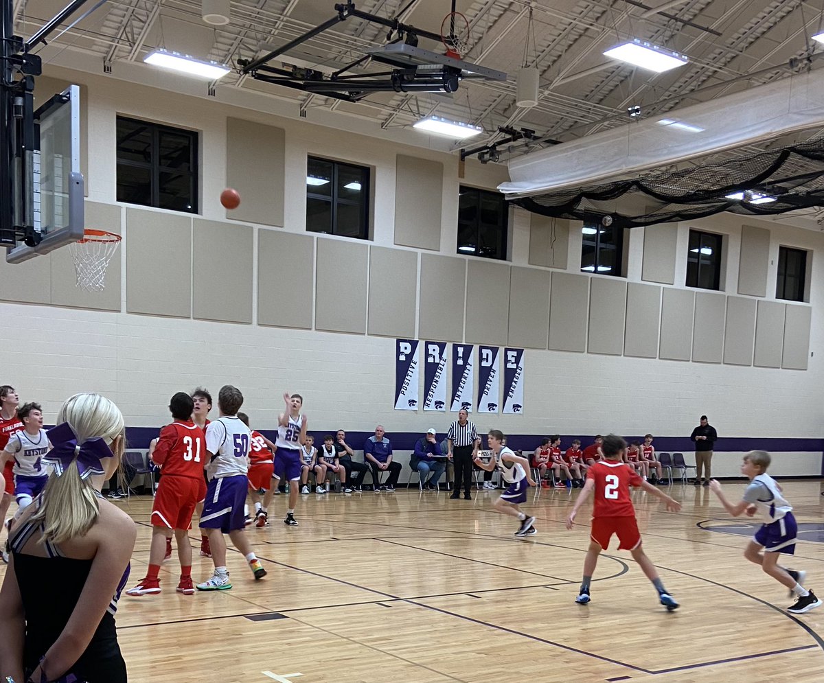 ctrakas_'s tweet photo. 8th Grade put on an exciting performance but comes up just short, 36 - 44. Great game! @jbaileyKLSAD @MrsGibson_KMS @gregmorgan1984 @CatsBoysBball @kmscheer_5thELA https://t.co/jrvj1BVZuw