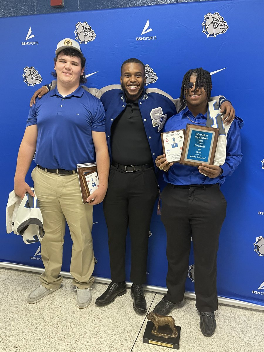 bigneal51's tweet photo. Region 5-2AA Offensive &amp; Defensive Linemen of the Year for SC… #CountryCorey #ManchildMcleod 🐐🐐@SilverBluffFB @CoachTVhook @G_Yeldell7 @DBryant18 https://t.co/uGAs9M7lP9