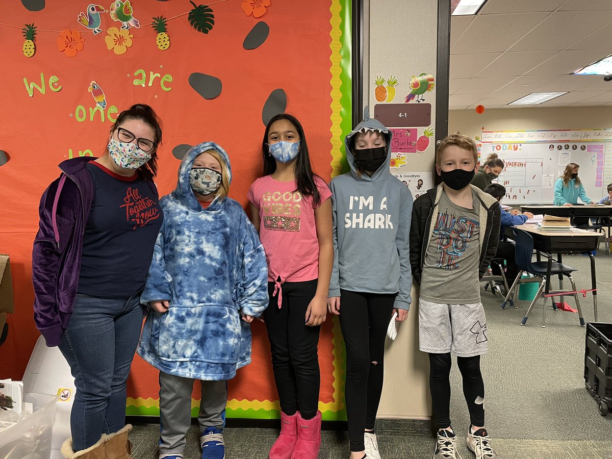 MrsBurkes_Class's tweet image. Wear something that makes people smile today! I loved this today. Can’t wait to see tomorrow’s WBE spirit!