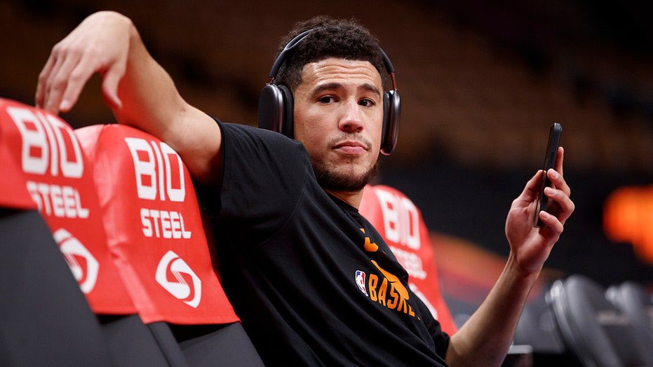 moc_dude's tweet photo. Devin Booker not being a All-Star starter is straight up disrespectful 🏀 https://t.co/03FAfoMJJv