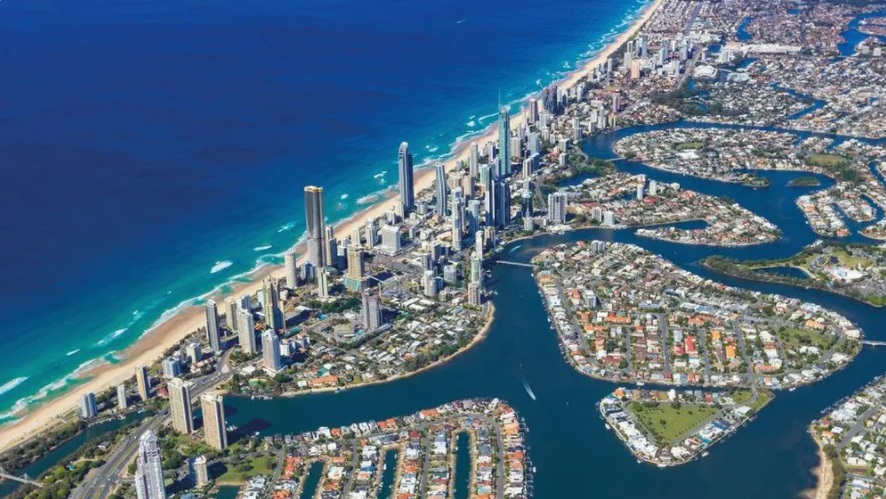 NEWSProperty's tweet photo. Regions where overseas buyers want to live in Australia https://t.co/EqhjT4nOuO @realestate_au #PropTrack https://t.co/gDvEUOBKEc