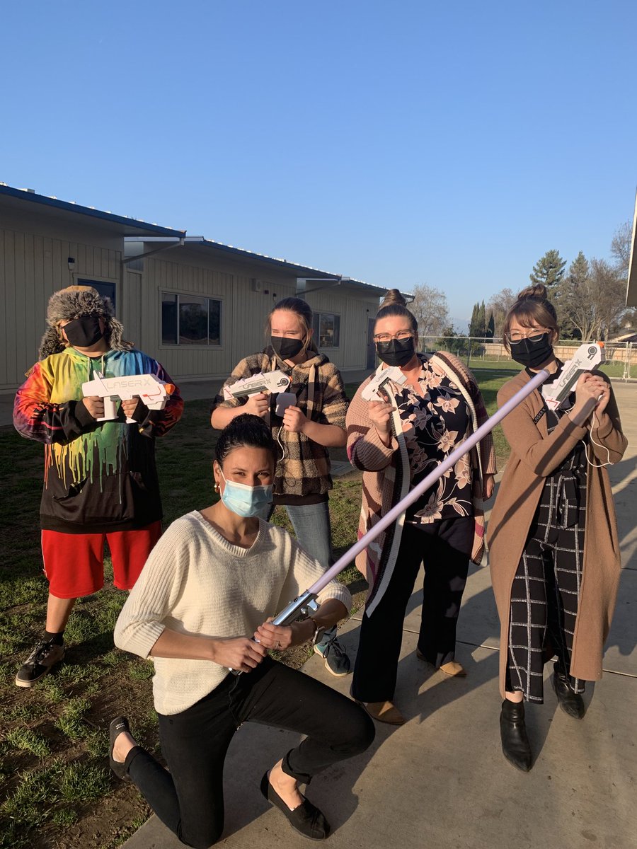 The empire and a Jedi master have taken over BMS Enrichment camp! Watch your backs 6th grade rebels, the empire is over campus #Connections #Fun #Enrichment ⁦<a href="/BurtonSchools/">Burton Schools</a>⁩ ⁦@Burtonsuper2018⁩ ⁦<a href="/DavidShimer1/">David Shimer</a>⁩ ⁦<a href="/bkehoeBSD/">Briana Kehoe</a>⁩