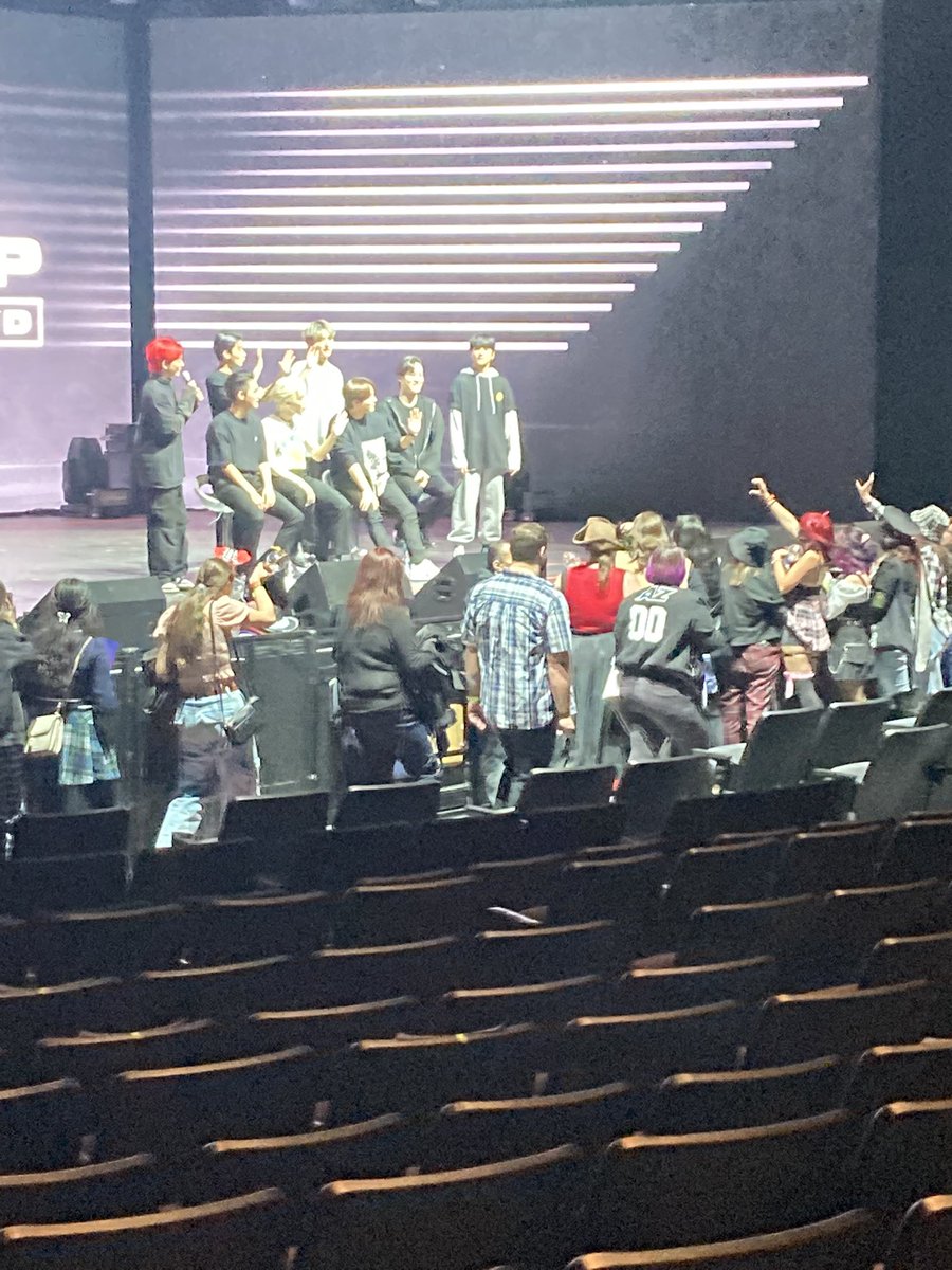 atzkit's tweet photo. CRYING https://t.co/nu6DCe6Jsc