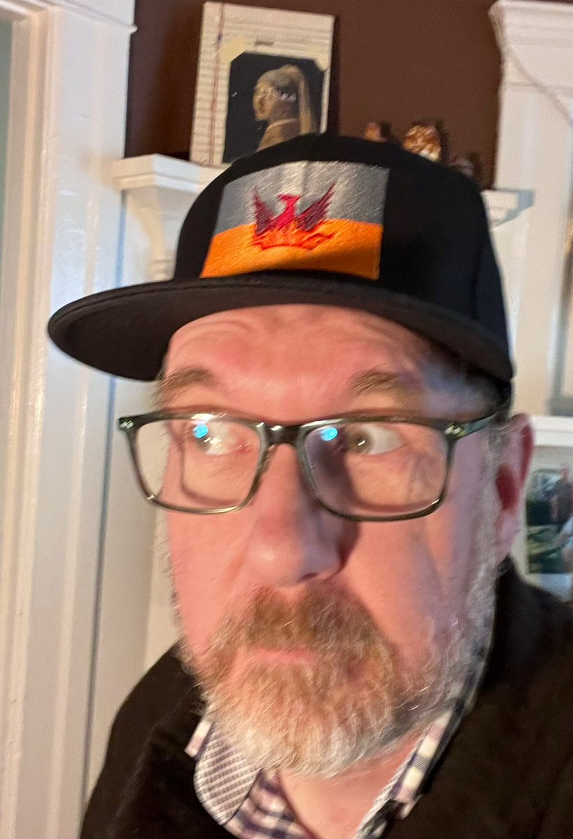 SFfogGoldFlag's tweet photo. Iβm now on a hat. Returning to my fabric expression! https://t.co/AGxQneqdJL